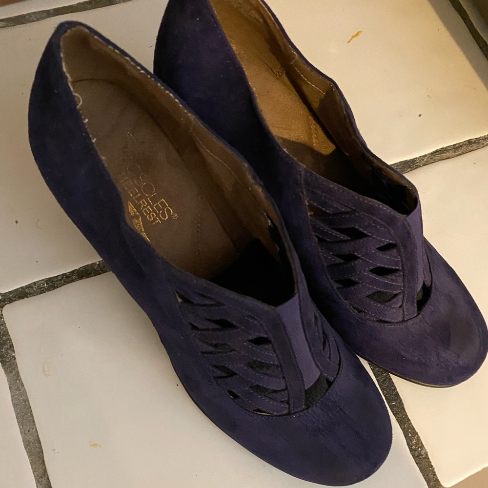 Purple suede pumps